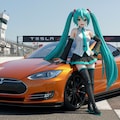初音ミクとテスラセダン 2枚目