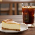 摩訶不思議食堂のチーズケーキとアイス珈琲のセット 2枚目