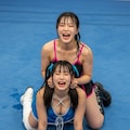 後ろから口に指を入れてキャメルクラッチ 3枚目