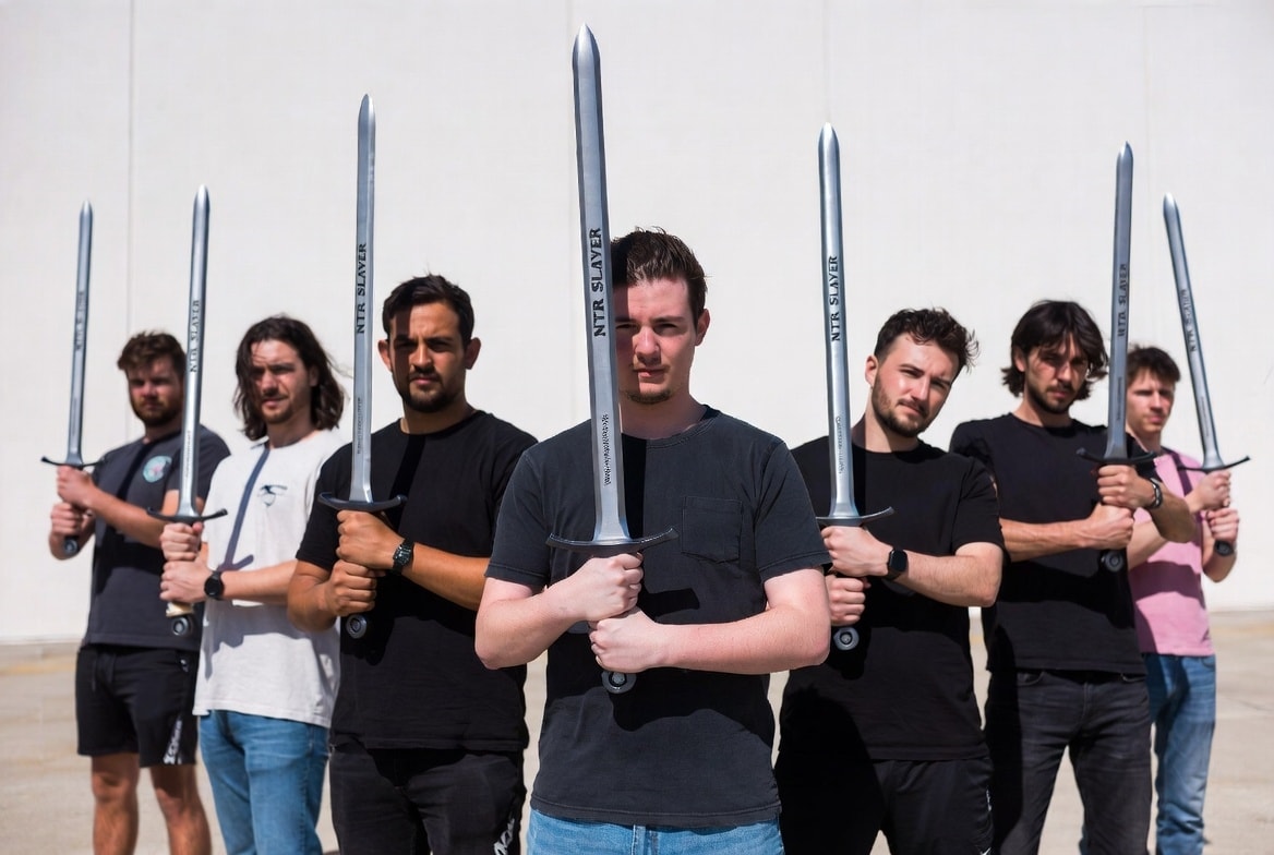 フリー素材　NTR Slayers | の人気AIイラスト・グラビア