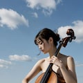 セロ引きの女性たち 4枚目