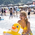 Riding the Summer Tide 4枚目
