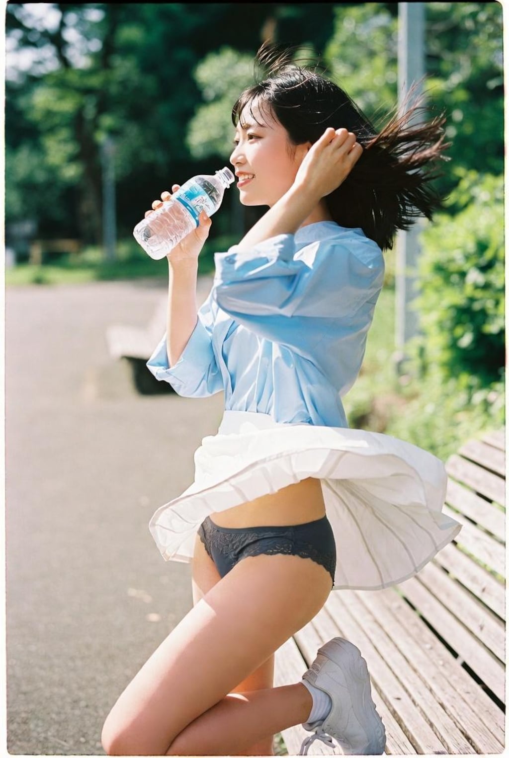 公園女子大生パンチラ②