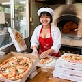 大盛況のピザ・パイ屋さん 3枚目