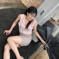 台風で横転する美人OL 3枚目