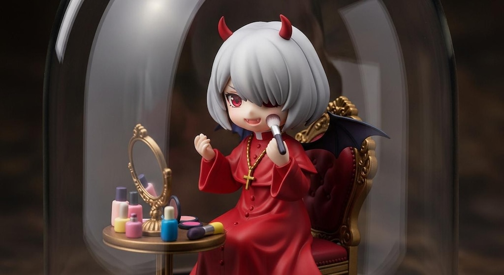 悪魔神官ちゃんメイク中