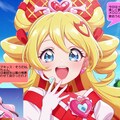 キュアアイドル、黄色いイチョウが綺麗な公園で歌う 4枚目