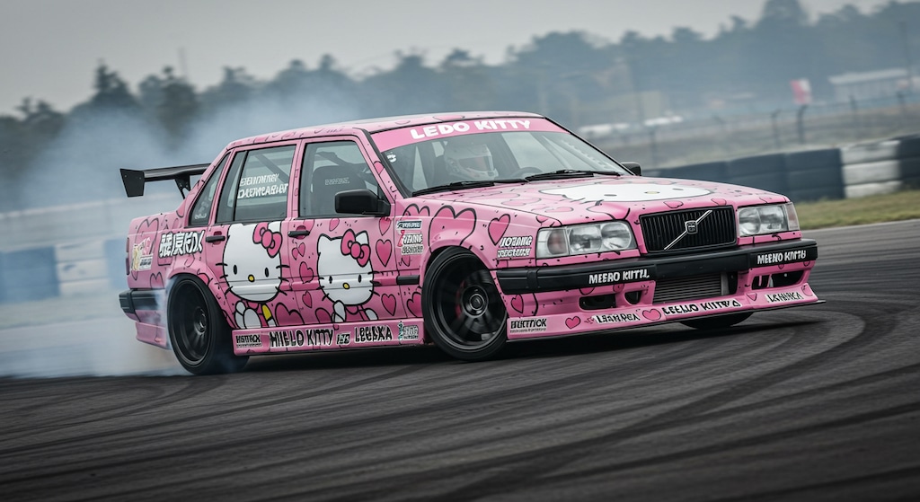 ハローキティボルボセダンのドリ車