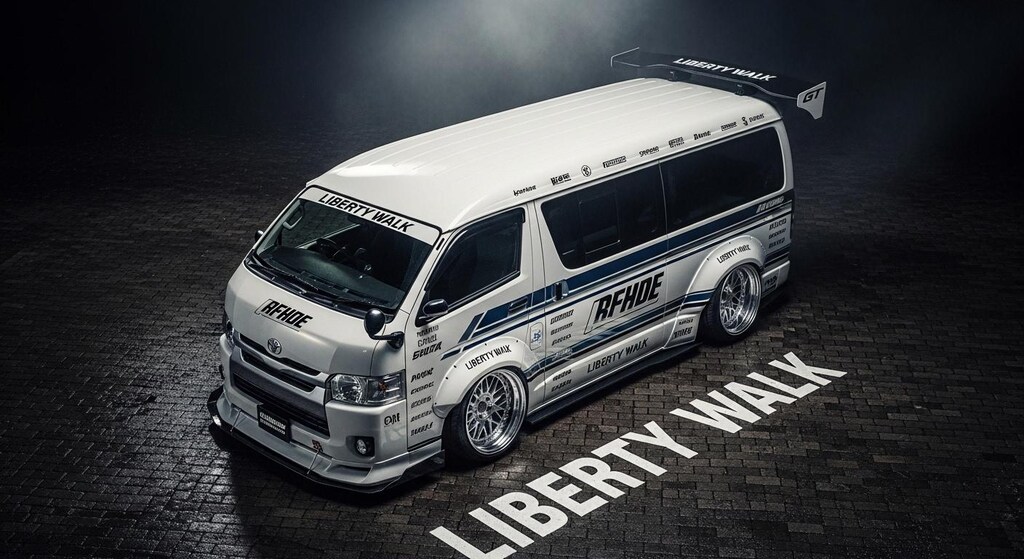 リバティーウォークハイエースのドリ車