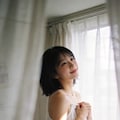 A Hand Against the Distance of Rain 2枚目