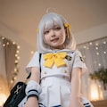白制服少女　ふともも・パンチラ誘惑 5枚目