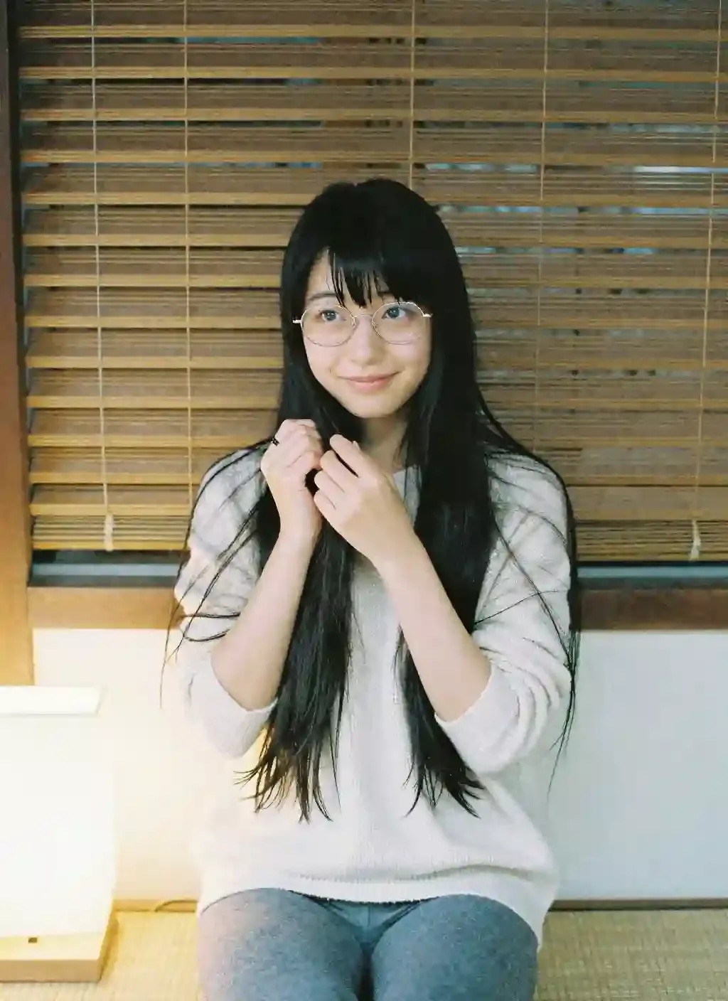 黒髪長髪眼鏡っ娘