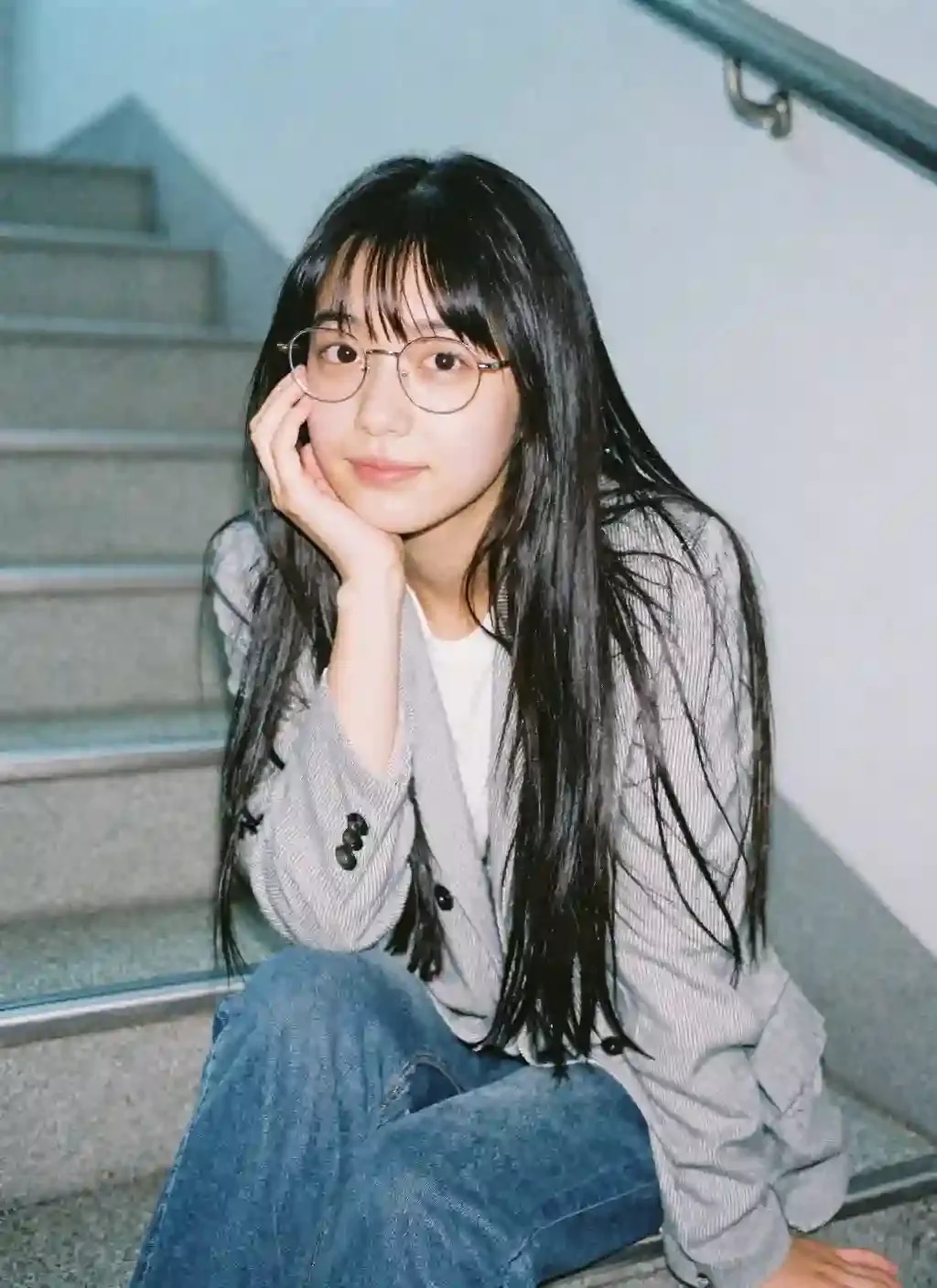 黒髪長髪眼鏡っ娘