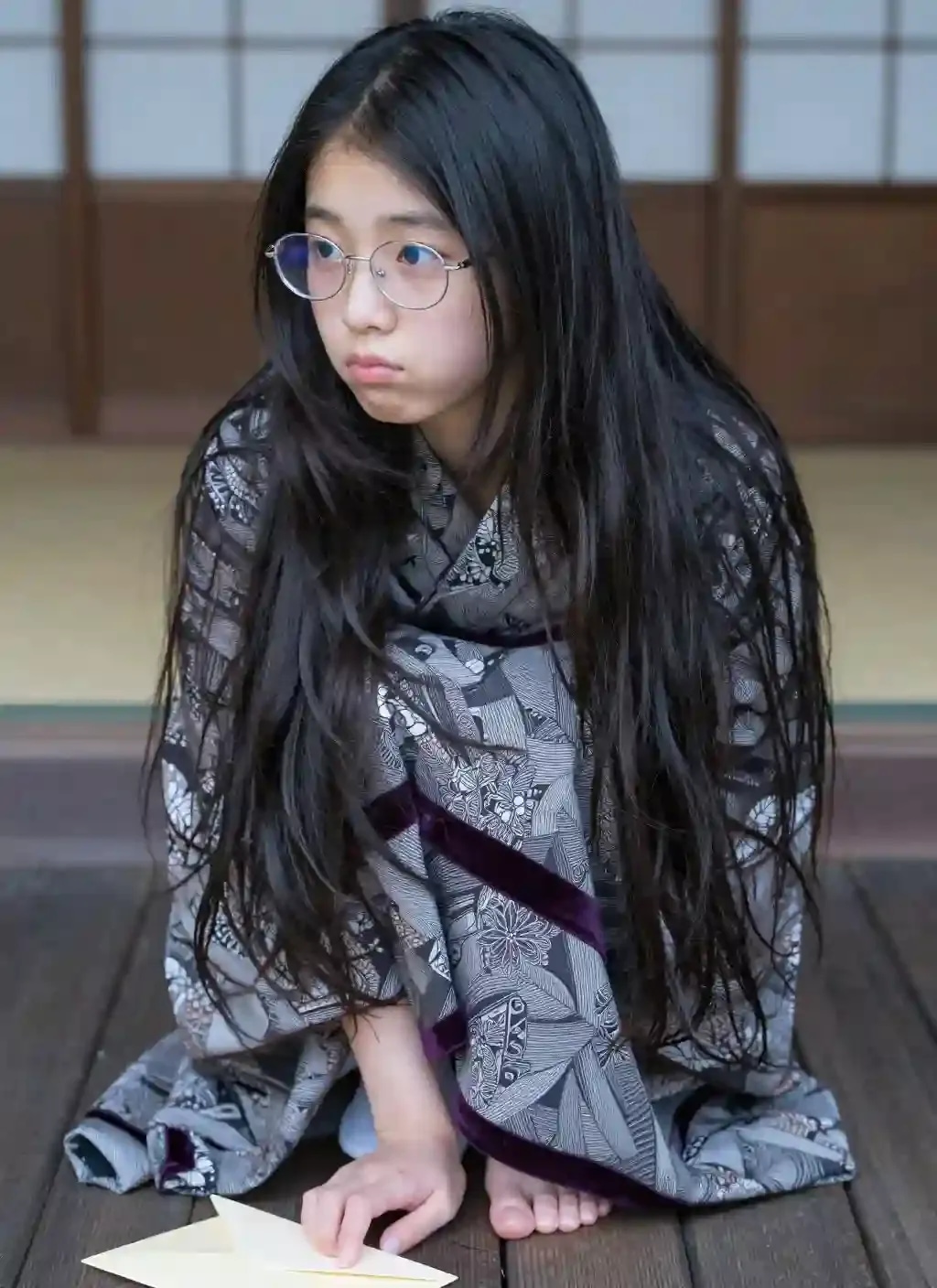 黒髪長髪眼鏡っ娘