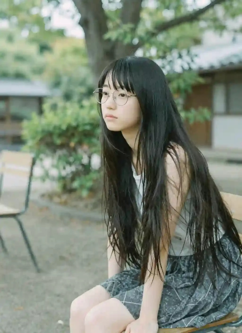 黒髪長髪眼鏡っ娘