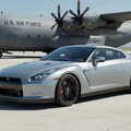 軍用機と日産GT-R 3枚目