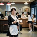 喫茶店でお客さんを待ってる女子生徒たち 3枚目