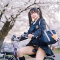 自転車パンチラJK 4枚目
