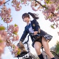 自転車パンチラJK 3枚目