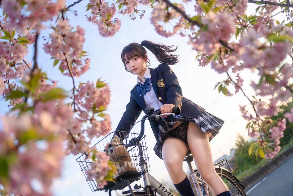 自転車パンチラJK