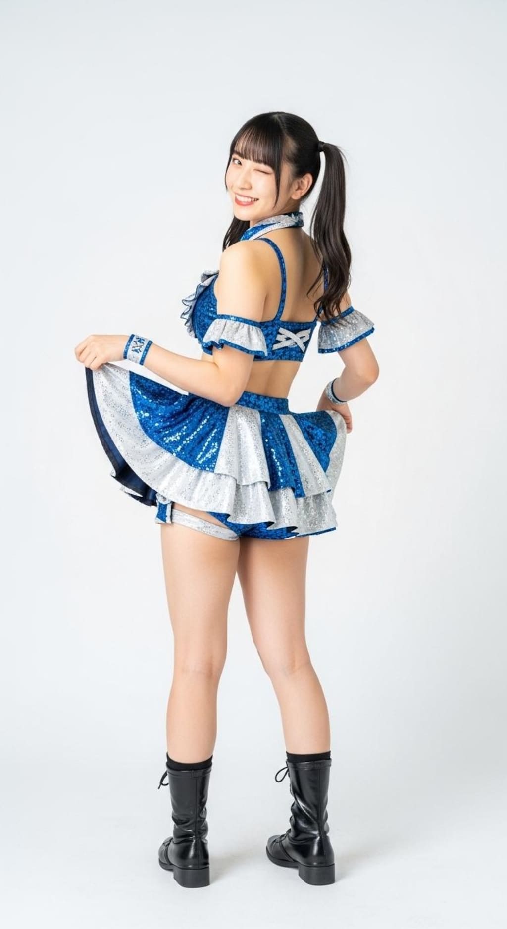 MIKURU(18) 身長：166cm 体重：57kg