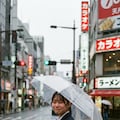 Heartbeats Beneath a Rainy Umbrella 2枚目