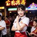 美人ウェイトレスで商売繁盛！ 5枚目