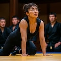格闘家女子、道場 2枚目