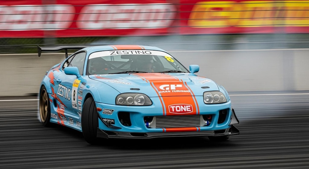 スープラのドリ車