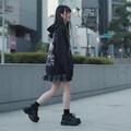 サブカルっぽい服装をした女の子 2枚目