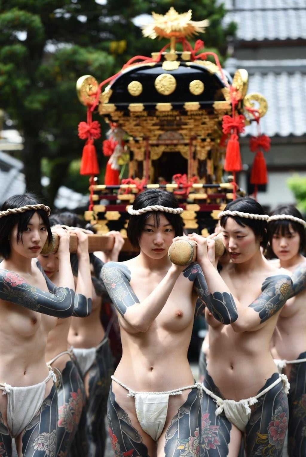 全裸神輿