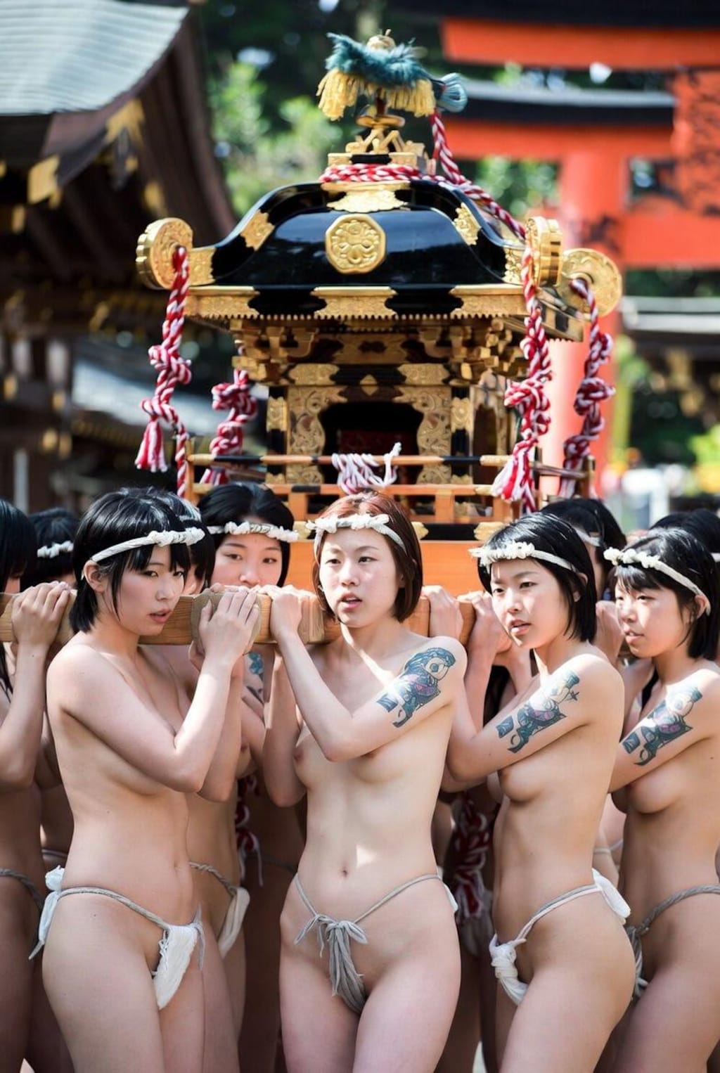 全裸神輿