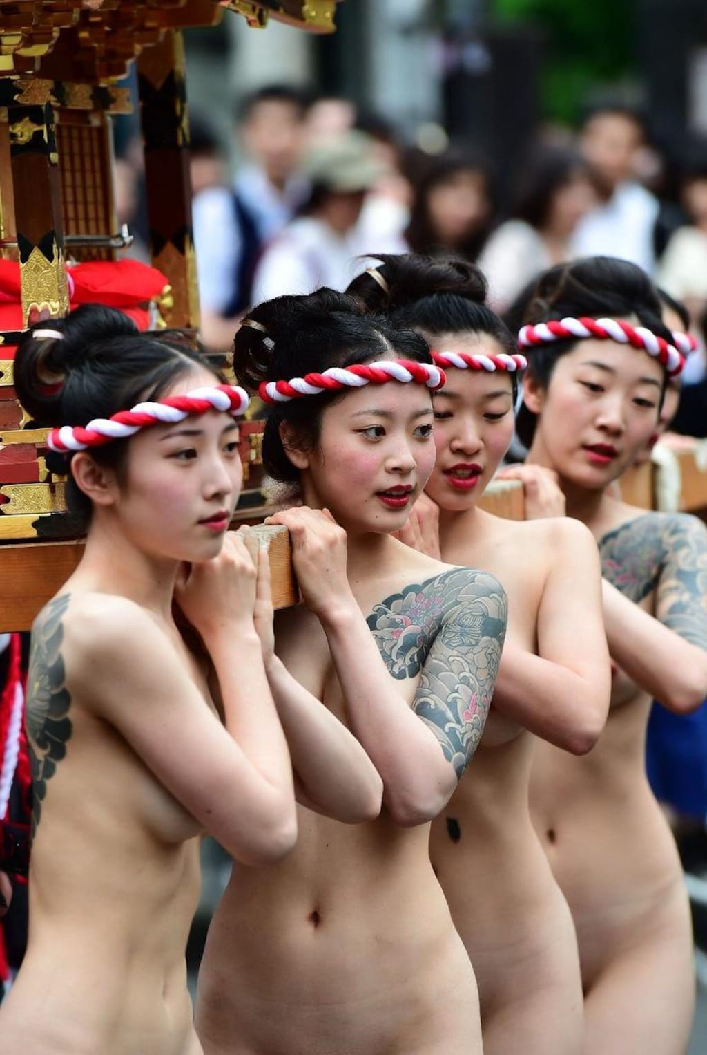 全裸神輿