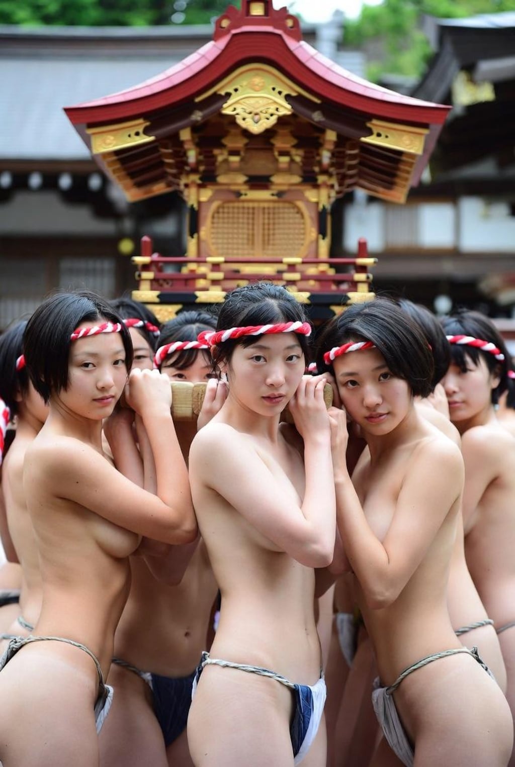 全裸神輿