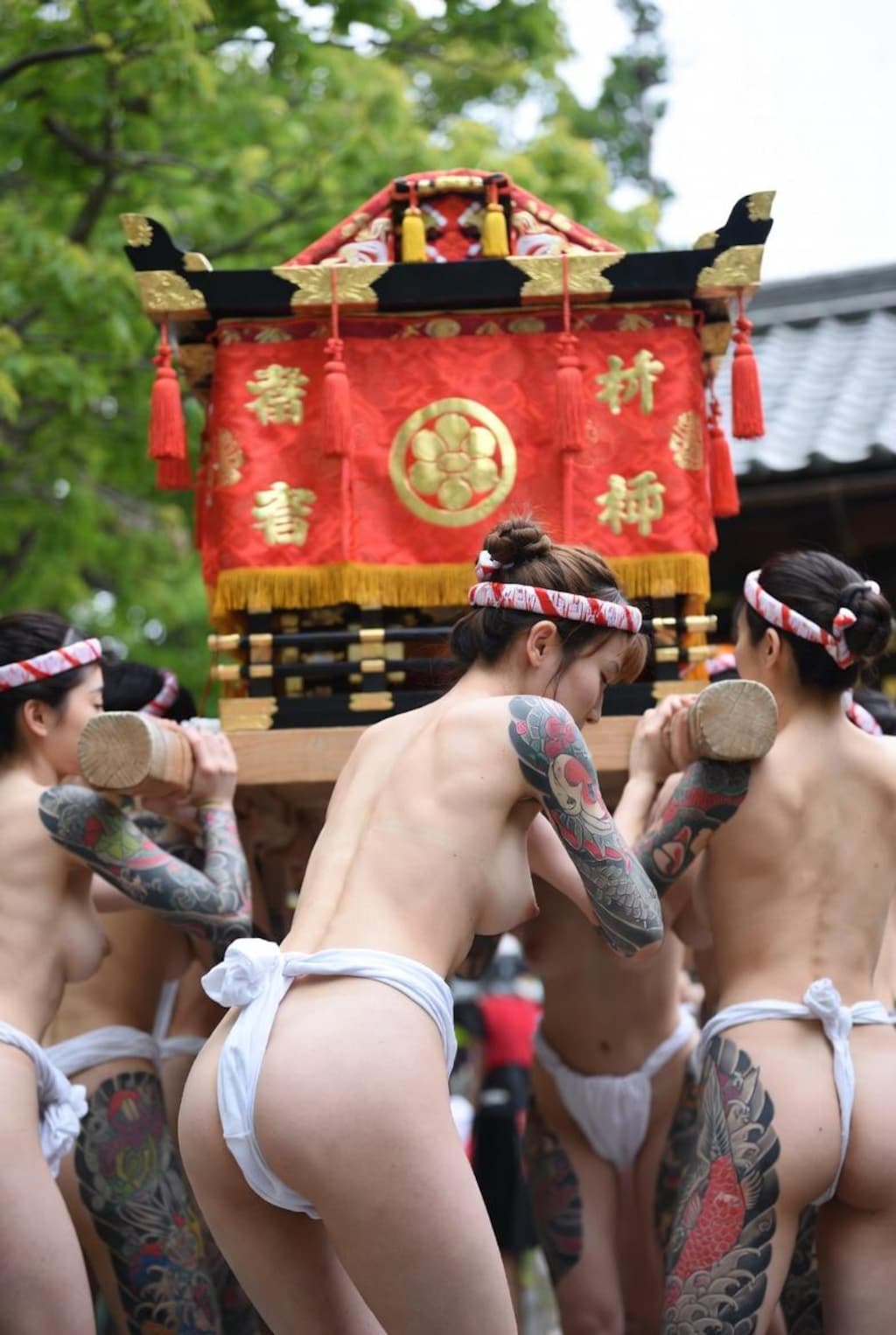 全裸神輿