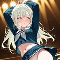 若葉睦がポールダンスして緑のパンツを露出する。 5枚目