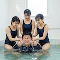 激しい水遊び（スク水編） 4枚目