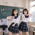 自撮りする女の子 3枚目