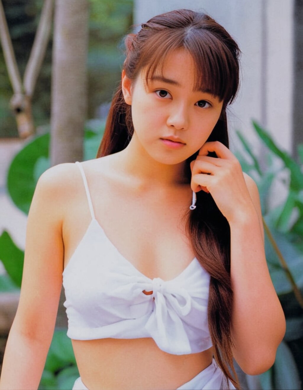 髪を結ぶ