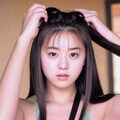髪を結ぶ 2枚目