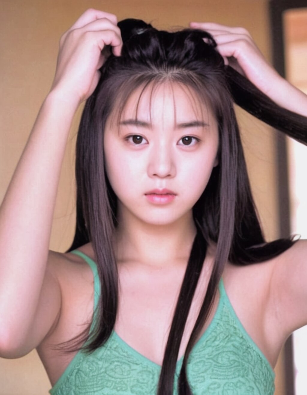 髪を結ぶ