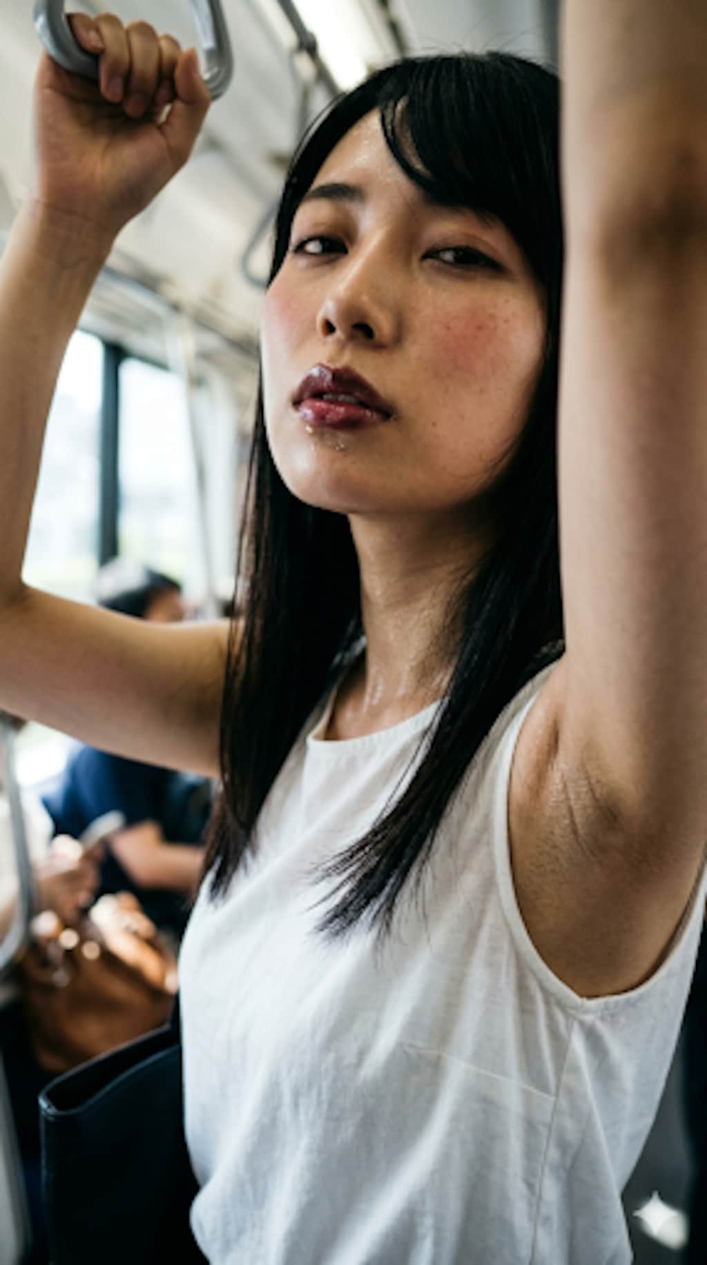 電車で脇汗お姉さん3