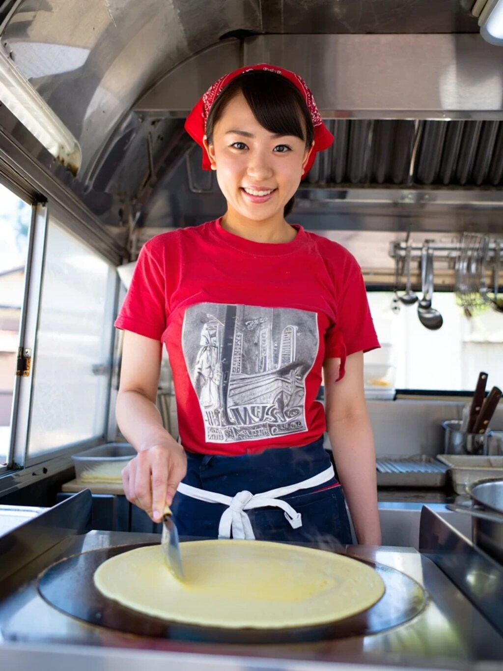 キッチンカーのクレープ屋さん
