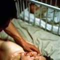 息子の嫁を孫の前で… 7枚目