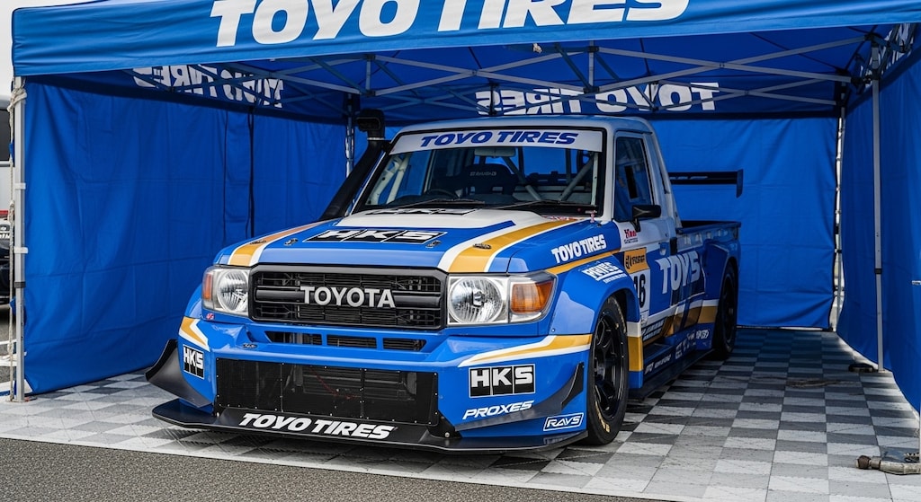 トーヨータイヤランクル70トラック