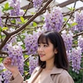 ちょうど目の前に藤棚があって、そっと顔を寄せてみます。胸いっぱい花の香に満たされて⋯w 3枚目