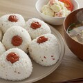 深夜食堂の梅おにぎり定食 5枚目