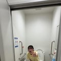 開けられてしまう個室 4枚目
