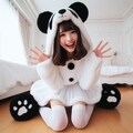 はしゃぐパンダ娘 9枚目