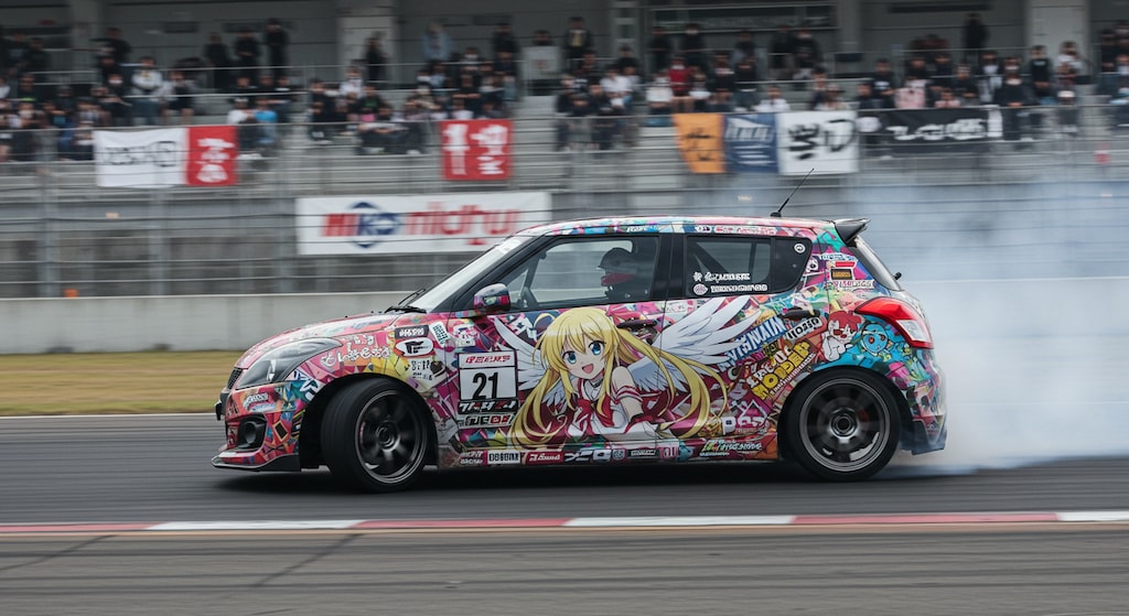 アニメキャラ痛車スイフトスポーツのドリ車